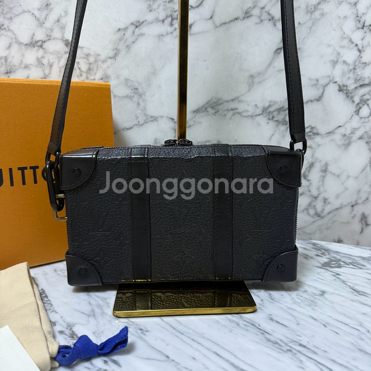 루이비통 이클립스 토뤼옹 소프트트렁크 월릿 크로스백--0