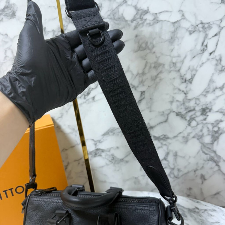 루이비통 이클립스 토뤼옹 반둘리에 키폴 25 크로스백 이미지