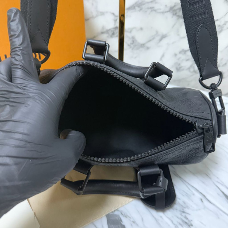 루이비통 이클립스 토뤼옹 반둘리에 키폴 25 크로스백 이미지