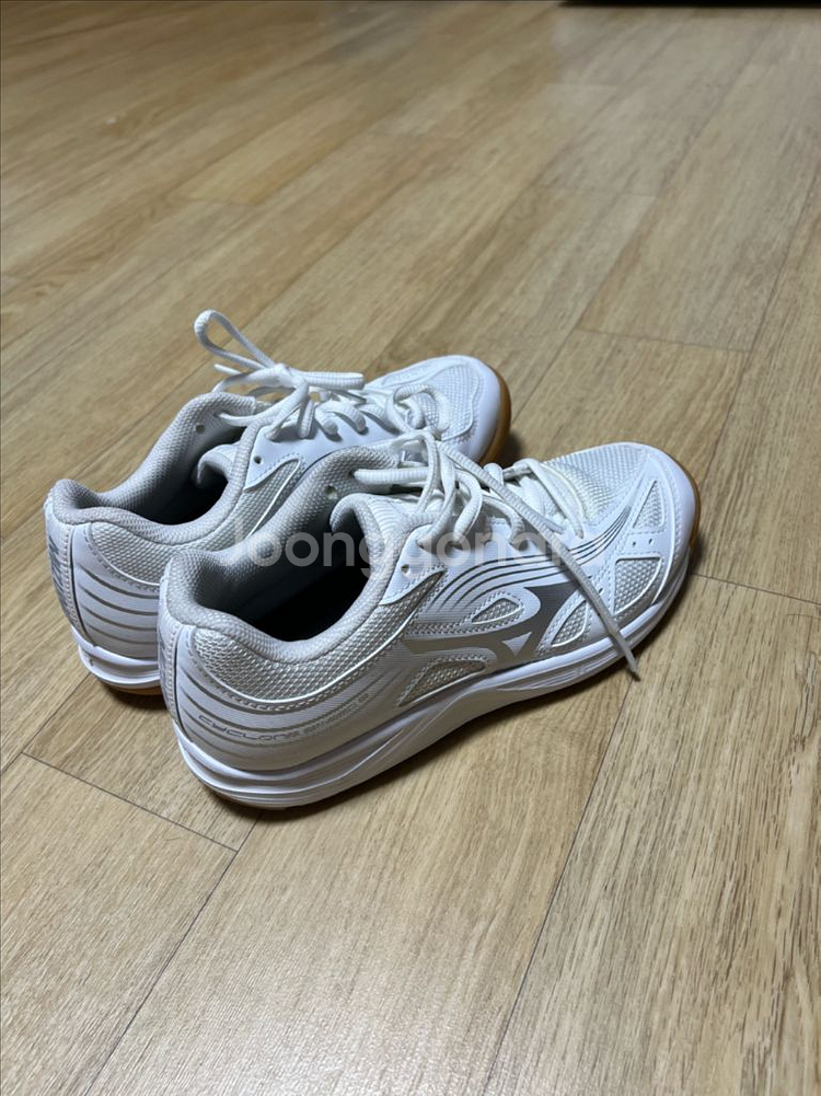 미즈노 배드민턴화 팝니다--1