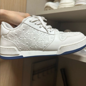 디올 스니커즈 37.상태새거