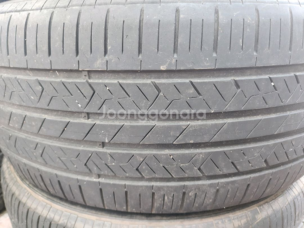 한국타이어245 50 18--3