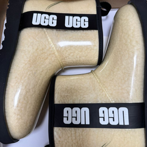 어그 UGG W 클래식 클리어 미니 240 (새상품)