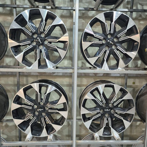 카니발KA4 중고19인치 휠