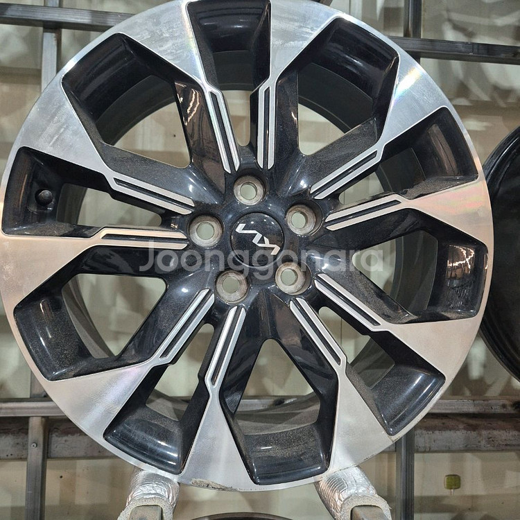 카니발KA4 중고19인치 휠--2