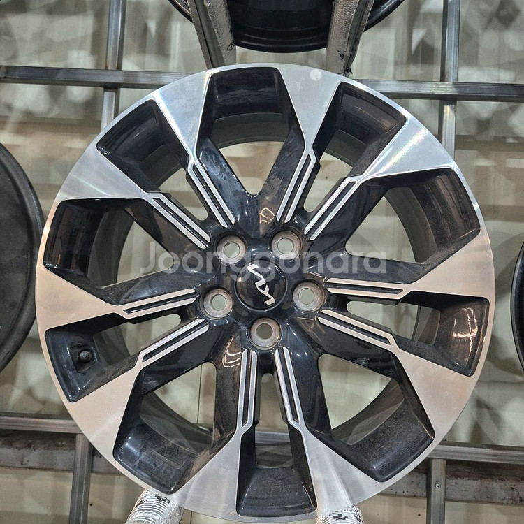 카니발KA4 중고19인치 휠--1