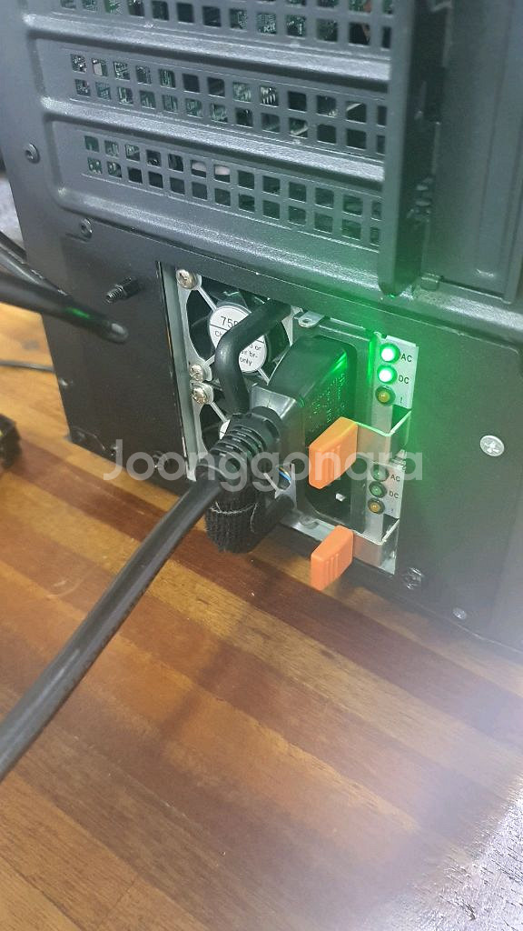 워크스테이션 PC 본체 28코어 56스레드--3