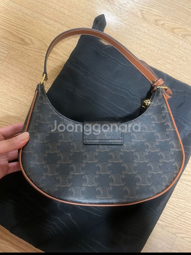 셀린느 아바백 판매합니다!--5