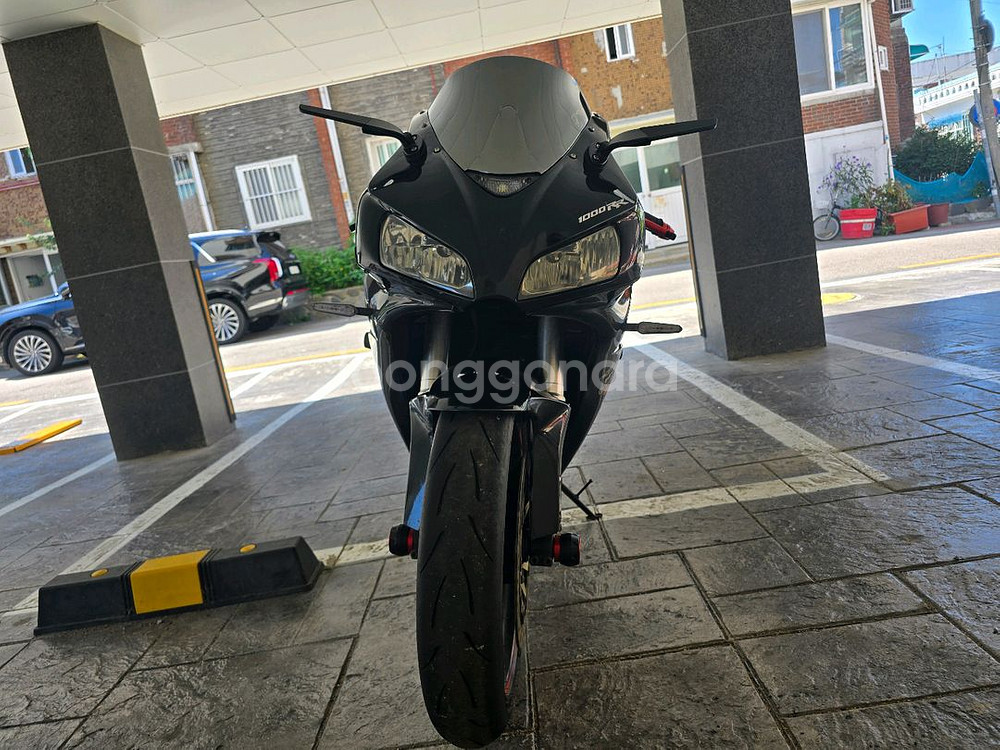 혼다 CBR1000RR 블랙--1