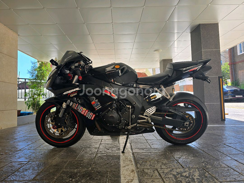 혼다 CBR1000RR 블랙--0