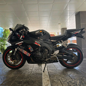 혼다 CBR1000RR 블랙