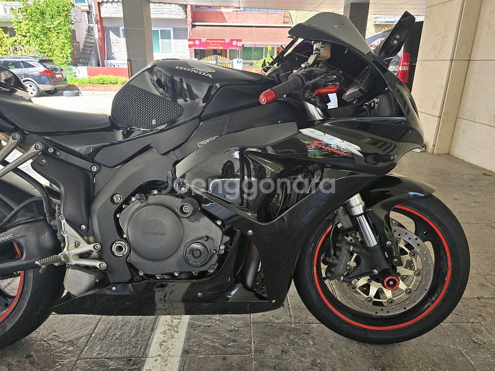 혼다 CBR1000RR 블랙--9