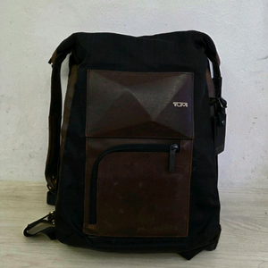 투미 드로르 가죽 백팩