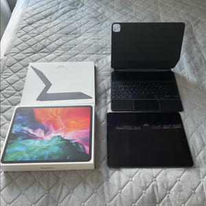 iPad Pro 12.9 4세대 1TB + 매직키보드