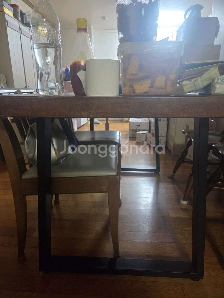 4인용 원목 식탁 판매합니다--1