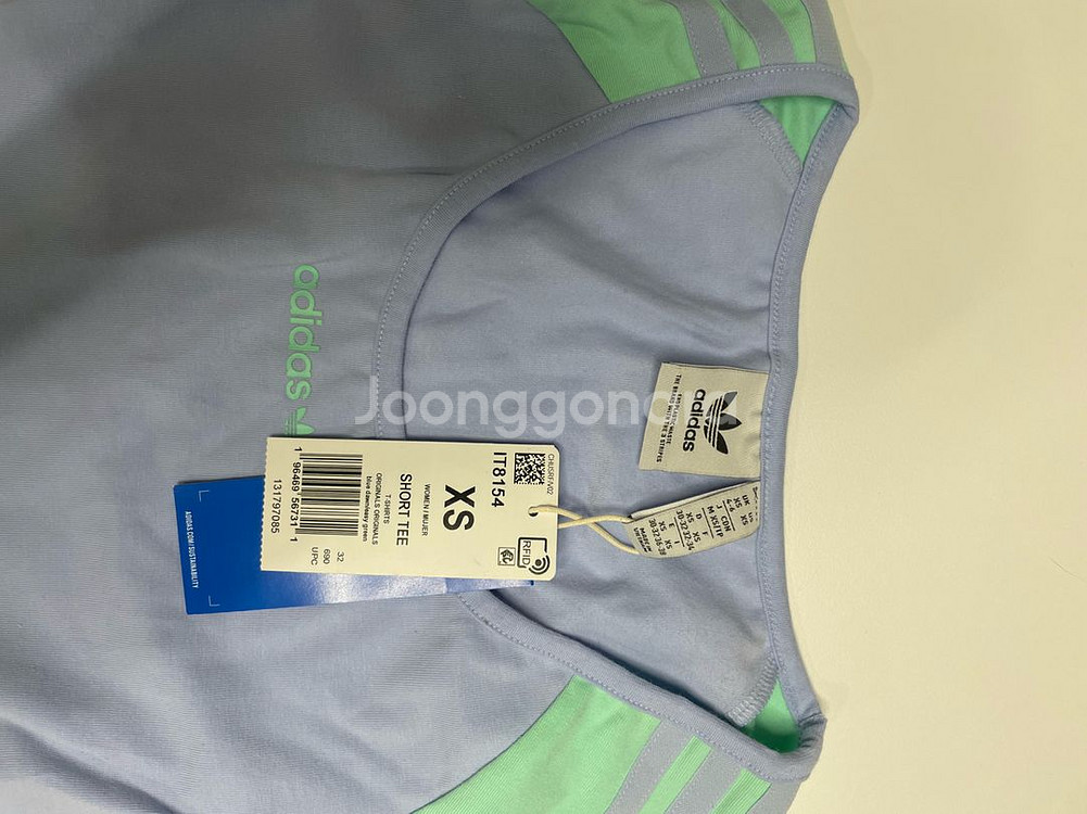 (택포)(택달린 새상품) 아디다스 크롭티--1