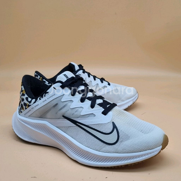 나이키 퀘스트3 런닝화 240--0