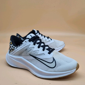 나이키 퀘스트3 런닝화 240