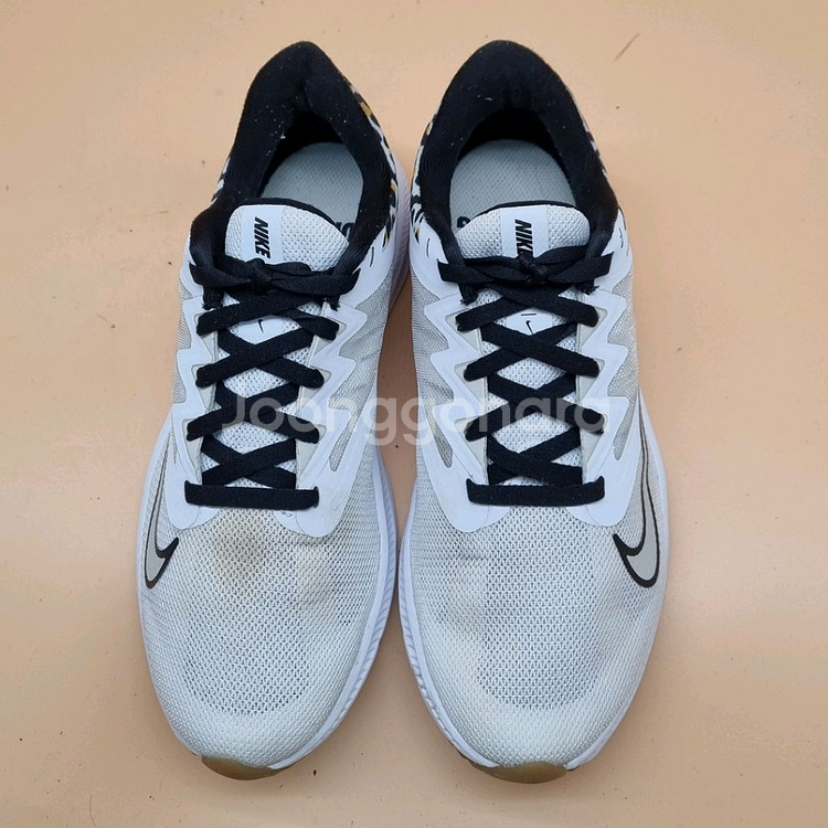 나이키 퀘스트3 런닝화 240--1