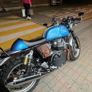 로얄엔필드 컨티넨탈 GT650 블루