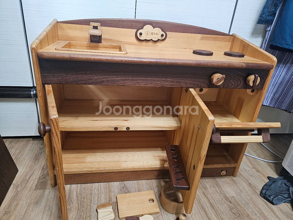 숲소리 원목 주방 싱크대 및 놀이기구--1