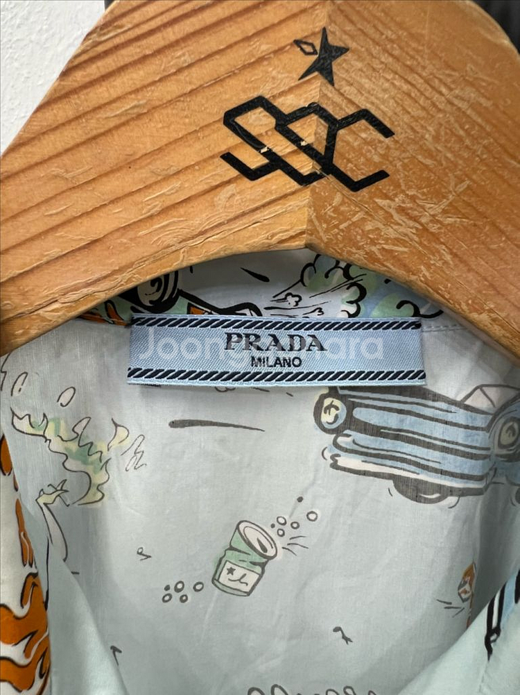 정품) 프라다 자동차 패턴 여성 반팔 셔츠 38--5