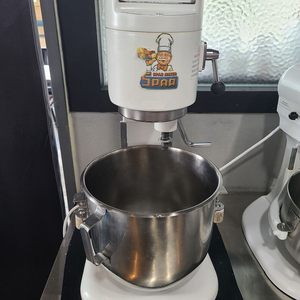 SP-800 스파 스텐드믹서 판매합니다.