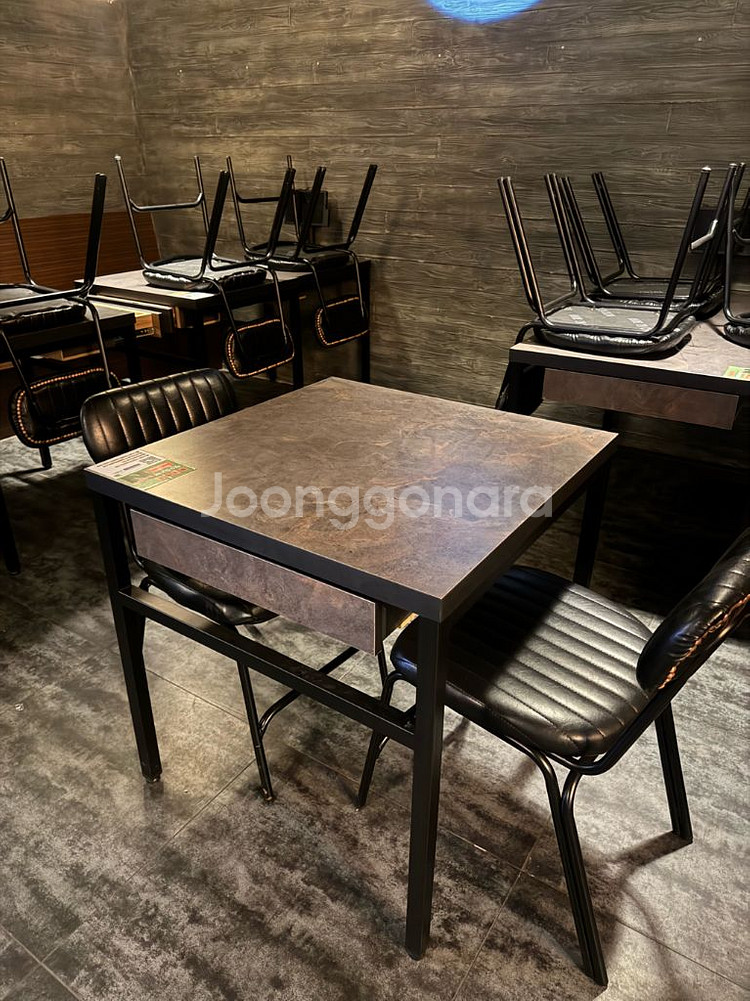 [점포정리,대량구매네고]1년밖에안쓴 수저통테이블+의자2--0