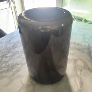 Mac Pro (Late 2013) 녹음실용 판매합니다