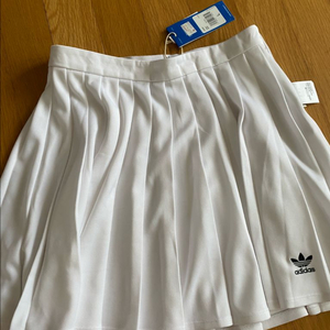 새상품 아디다스 테니스 스커트