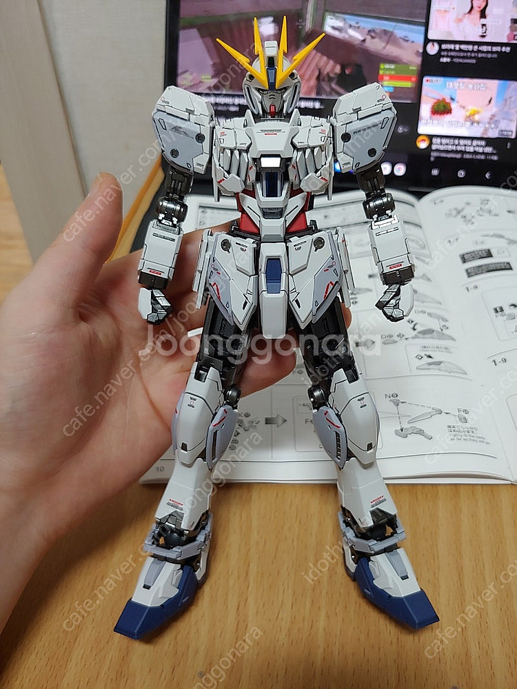 mg 내러티브 건담 버카 도색작 판매합니다--2