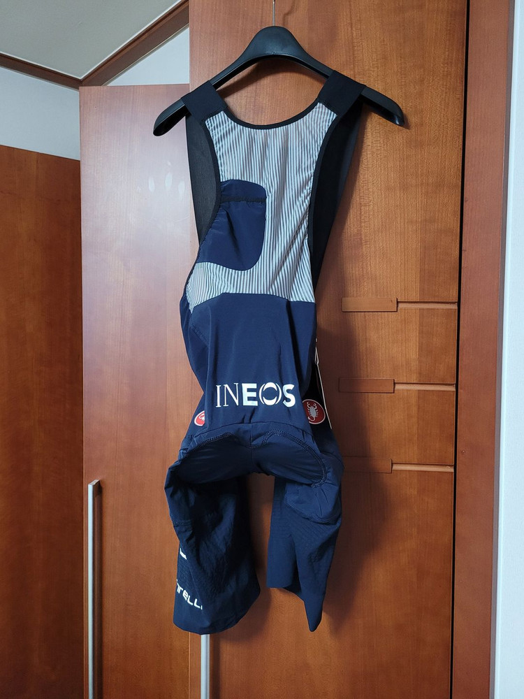 카스텔리 이네오스 슈퍼레제라 빕숏 이미지