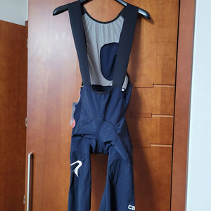 카스텔리 이네오스 슈퍼레제라 빕숏 이미지