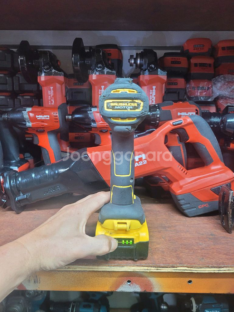 디월트임팩드릴 DCF809 충전임팩드라이버--3