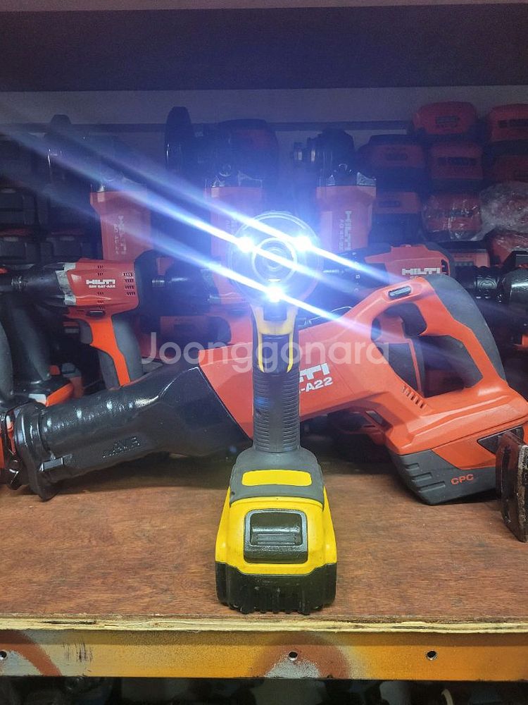 디월트임팩드릴 DCF809 충전임팩드라이버--1