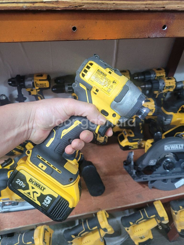 디월트임팩드릴 DCF809 충전임팩드라이버--6