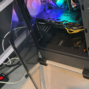 4060급 Rx7600 램32 12400 판매합니다.