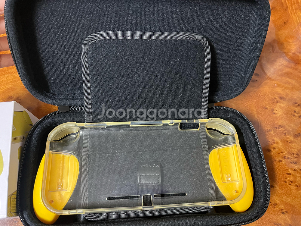 닌텐도 스위치 라이트 스컬앤코 그립+파우치--3