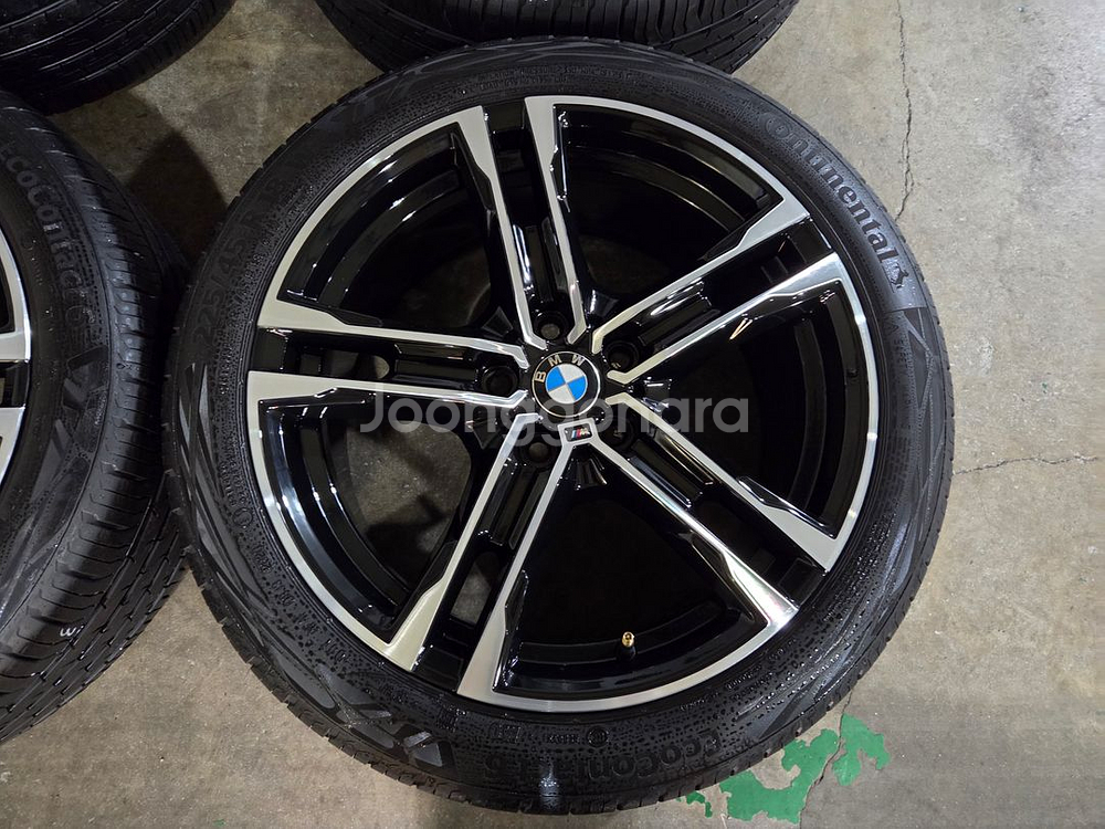 BMW 신형1,2시리즈 819M 18인치 정품 휠타이어--1