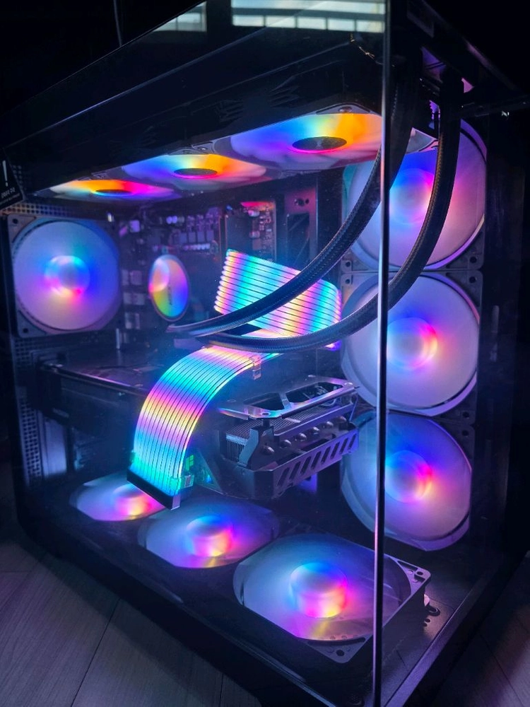 i5-14600KF RX9070XT 본체 팝니다 이미지