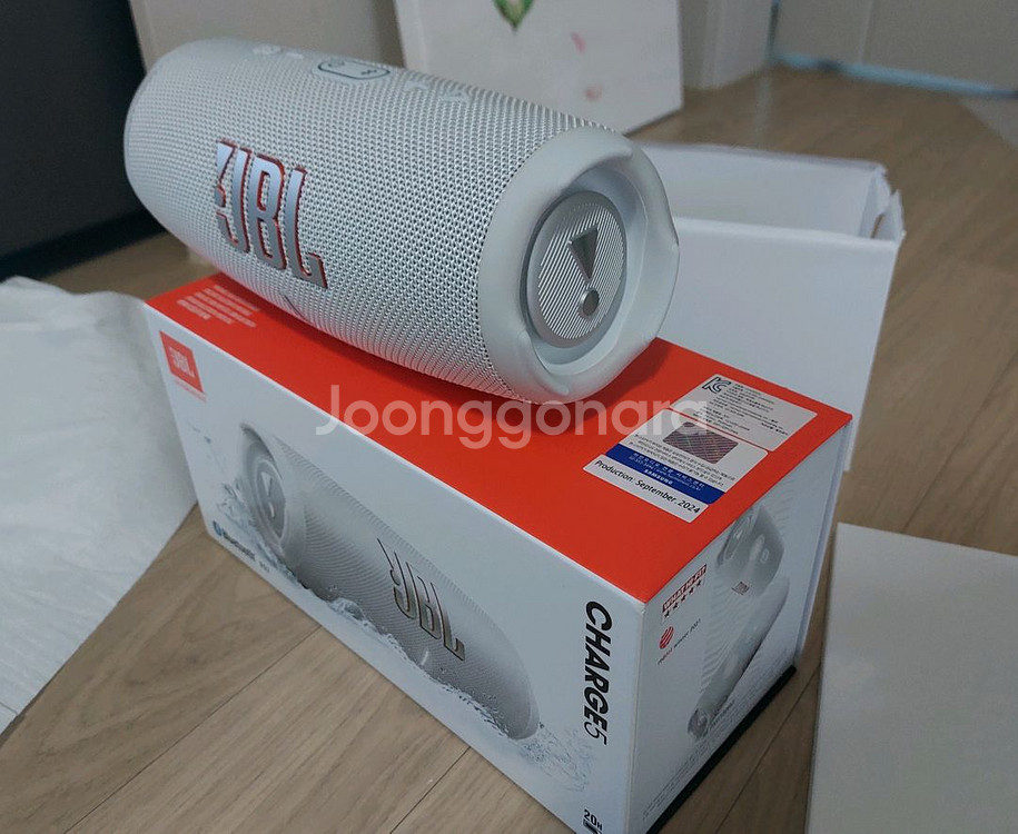 JBL 차지 5 블루투스스피커 팝니다--0