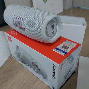 JBL 차지 5 블루투스스피커 팝니다
