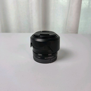 소니 35mm f1.8 OSS 카페렌즈 (SEL35