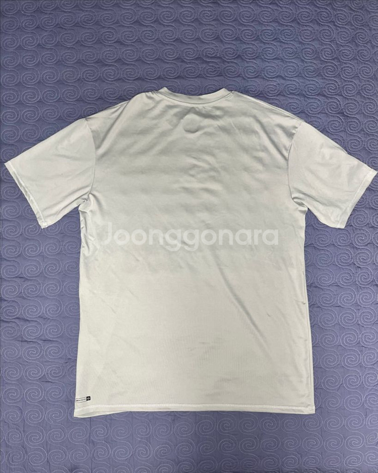 퀵실버 반팔 래쉬가드--1