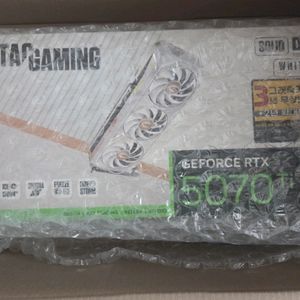 Zotac RTX 5070Ti White 그래픽카드