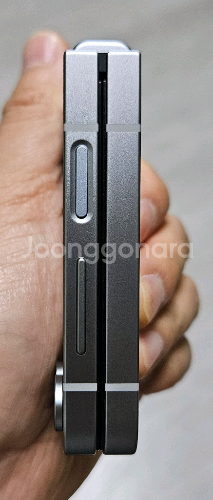 갤럭시 Z플립6 실버 256GB 액정교체폰 A급 팝니다--6