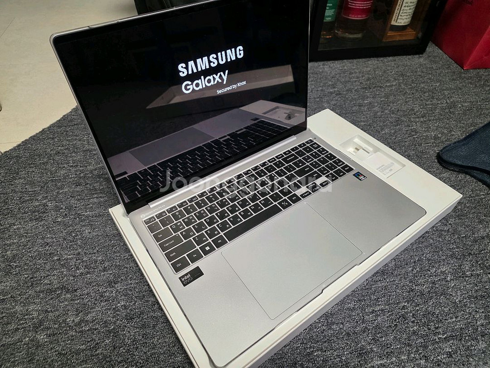 갤럭시북4프로 NT960XGK-KD72S--10
