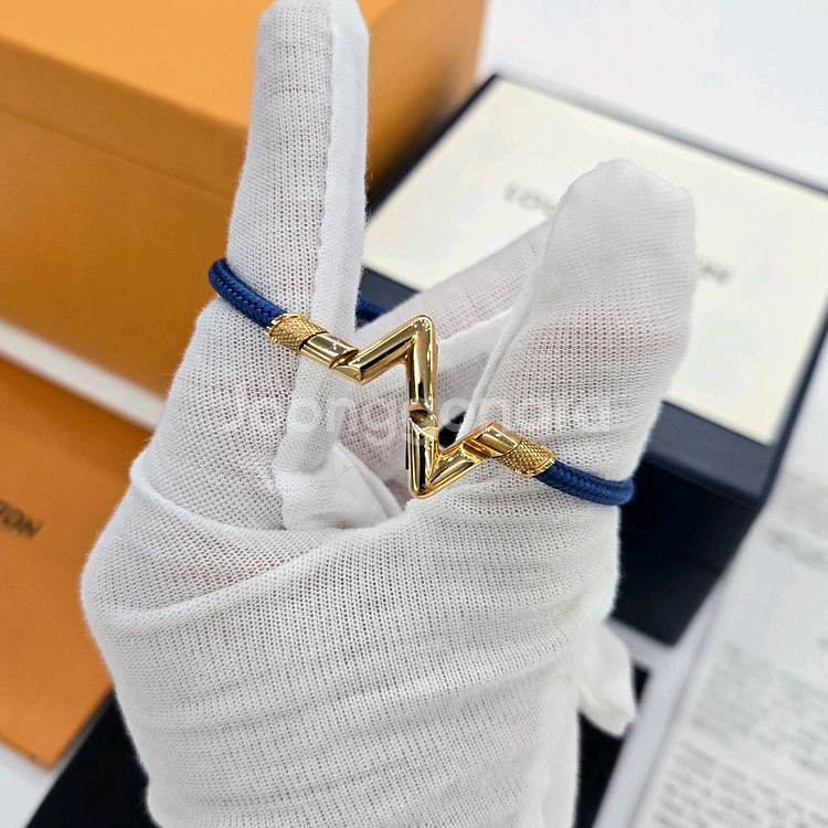 루이비통 볼트 업사이드 다운 플레이 라지 팔찌--2