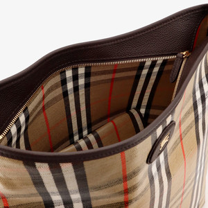 BURBERRY 하이랜드 숄더백 전통 체크 모티프