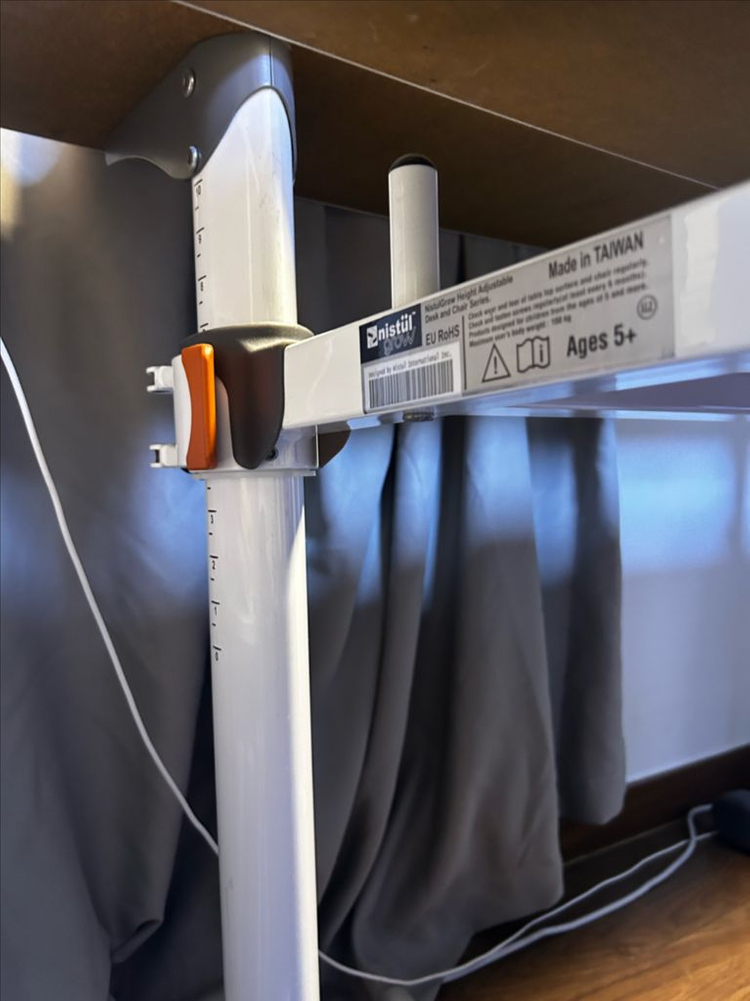 니스툴그로우(Nistulgrow) 높이조절 책상+의자 이미지